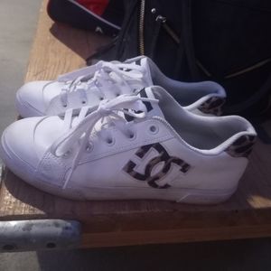 Womans size 8.5 DC skate shoes leopard print